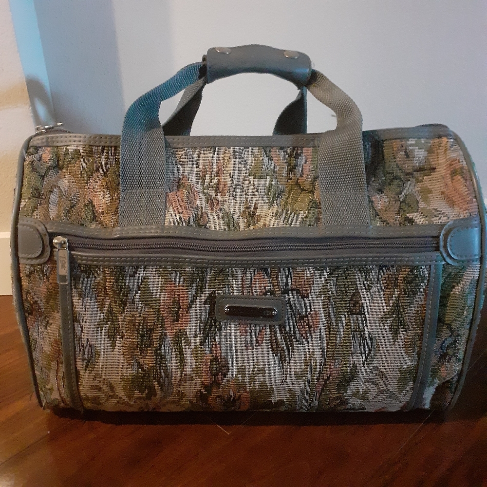 Travelers Club Tapestry Floral Duffle Bag Carry On Luggage 16" Vintage Style